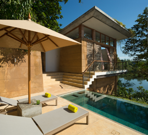 plunge pool and villa