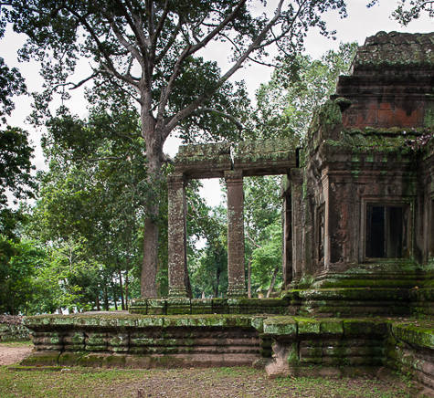 gate Angkor Wat