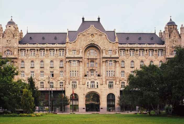 facade of Gresham Palace