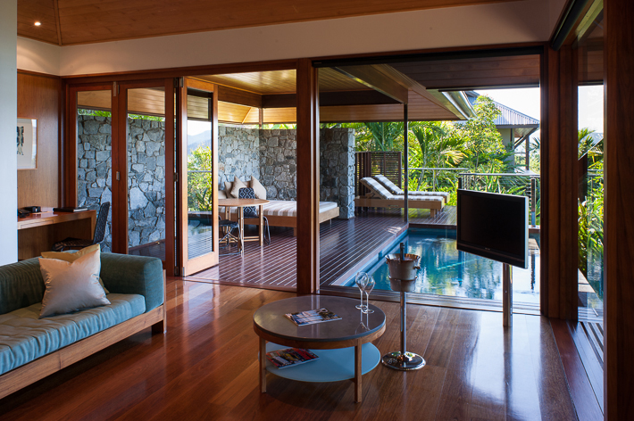 lounge & deck Pavilion 3 Qualia